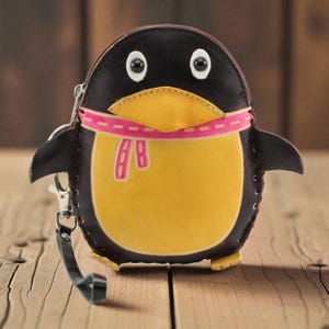 Handmade Genuine Leather Penguin Wristlet / Coin Purse / Wallet / Mini Wallet / Small Wallet / Candy Bag / Animal Pouch / Coin Pouch