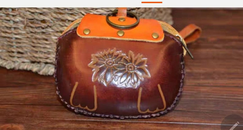 cat/wristlet/coin purse/leather