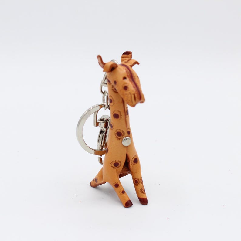 Genuine Handmade Leather Giraffe Key Chain Genuine Leather Cute Small Pendant Cartoon Keychain Animal Key Ring Car Key Ornament