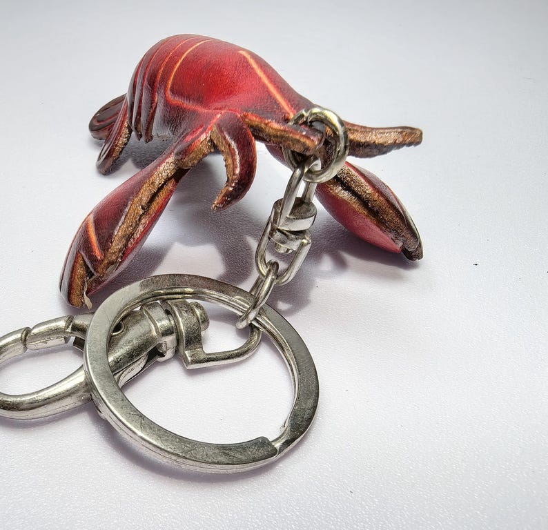 Handmade genuine leather crayfish keychain, cartoon keychain, animal key ring, car key ornament, genuine leather small pendant