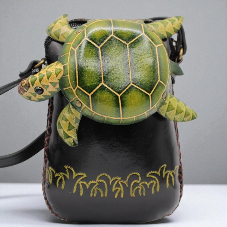 Genuine Handmade Leather Turtle Purse High-Quality Leather phone purse /Crossbody Bag with Adjustable Strap for Daily Use & Animal Lovers