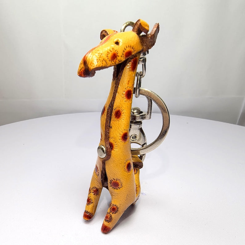 Genuine Handmade Leather Giraffe Key Chain Genuine Leather Cute Small Pendant Cartoon Keychain Animal Key Ring Car Key Ornament