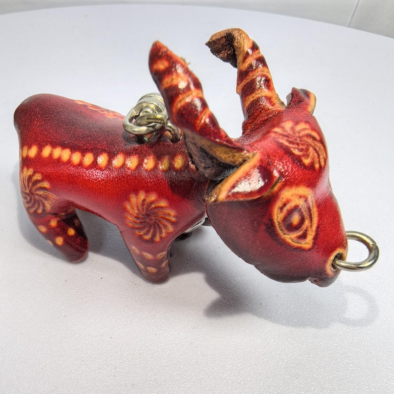 Genuine Handmade Leather ox Keychain, car keychain, animal key ring cartoon creative key pendant handmade small ornament