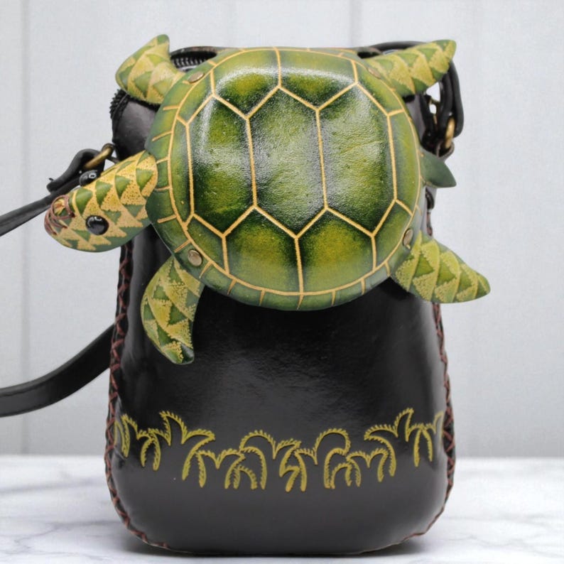 Genuine Handmade Leather Turtle Purse High-Quality Leather phone purse /Crossbody Bag with Adjustable Strap for Daily Use & Animal Lovers