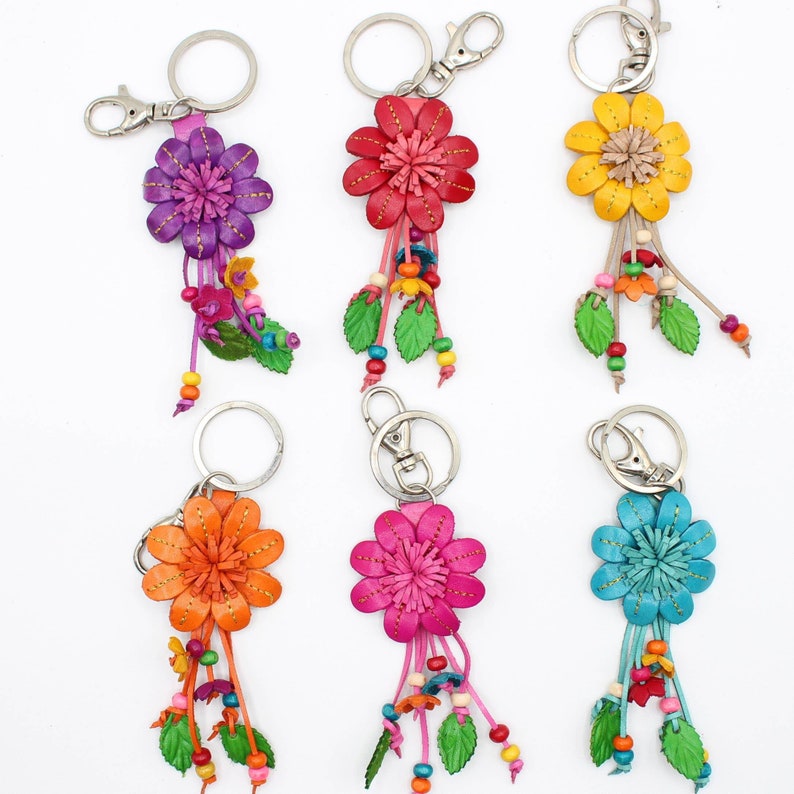 Handmade Leather Flower Keychain: Car Pendant, Bag Charm