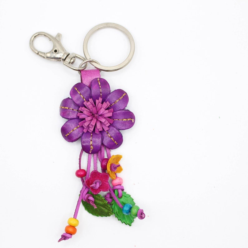 Handmade Leather Flower Keychain: Car Pendant, Bag Charm