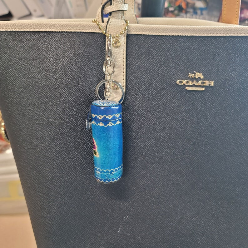 Genuine Handmade Cowhide Keychain Mini Embroidered Toothpick Case Genuine Leather Keychain Stylish Lipstick Holder Car Key Ring pill case