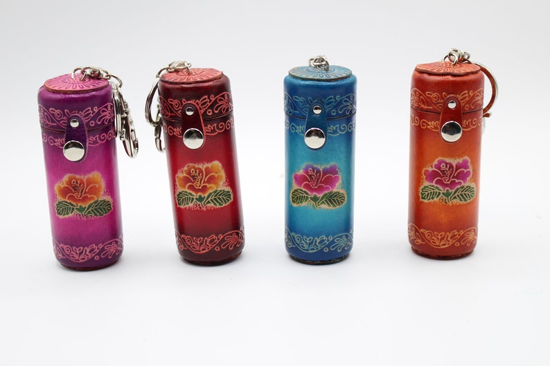 Genuine Handmade Cowhide Keychain Mini Embroidered Toothpick Case Genuine Leather Keychain Stylish Lipstick Holder Car Key Ring pill case