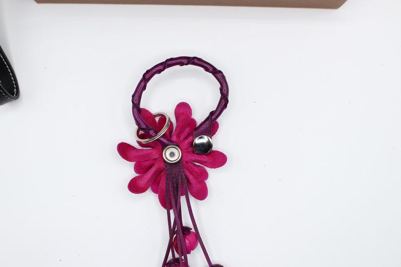 Handmade Genuine Leather Sunflower Keychain / Purse Charm / Bag Charm / Car Ornament / Flower Key Ring (White)