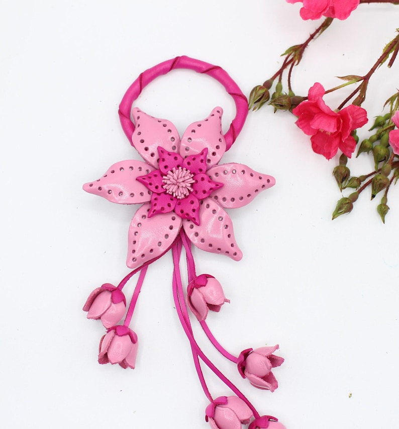 Genuine Handmade Leather Flower Keychain daisy purse charm bag charm