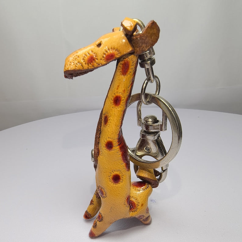 Genuine Handmade Leather Giraffe Key Chain Genuine Leather Cute Small Pendant Cartoon Keychain Animal Key Ring Car Key Ornament
