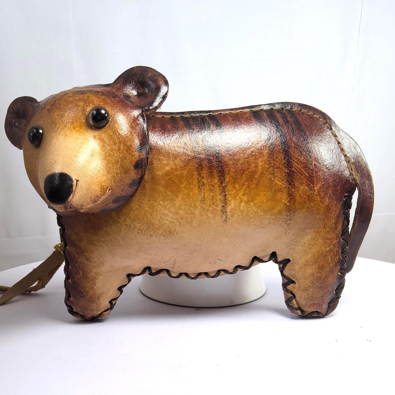Genuine Handmade Leather brown bear Wristlet / Coin Purse/ animal coin bag, cartoon mini wallet polar bear
