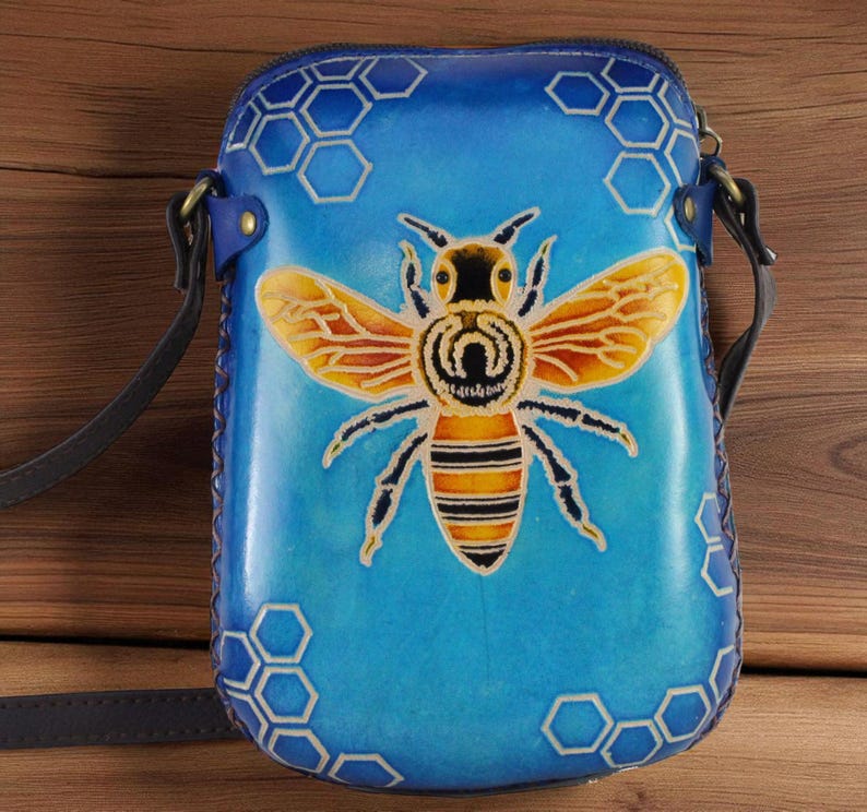 Genuine Handmade Leather Bee Purse / Crossbody/ Phone Bag, Shoulder Bag, Mini Bag, Animal-themed Bag, Cartoon Bag
