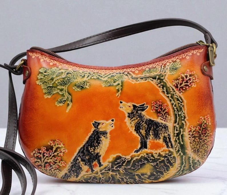 Genuine Handmade Leather Wolf Purse / Crossbody/ Phone Bag, Shoulder Bag, Mini Bag, Animal-themed Bag