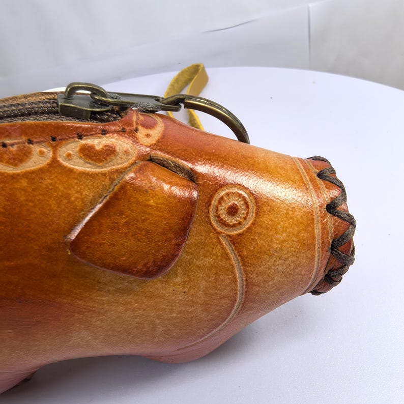 Genuine Handmade Leather Pig Coin Purse / Wallet /holiday gift, Christmas present, small gift, cartoon coin purse