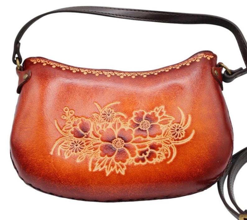Genuine Handmade Leather Wolf Purse / Crossbody/ Phone Bag, Shoulder Bag, Mini Bag, Animal-themed Bag